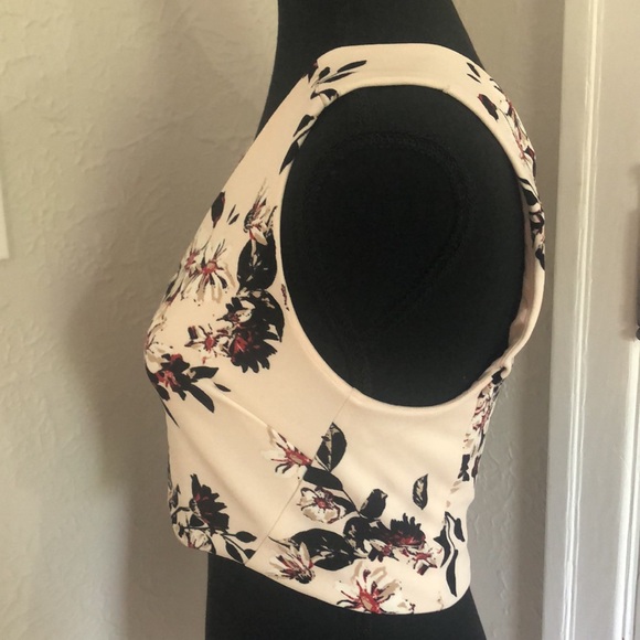 Ladies Dynamite Floral Crop Top With Zipper Back - Size Small - Picture 2 of 5